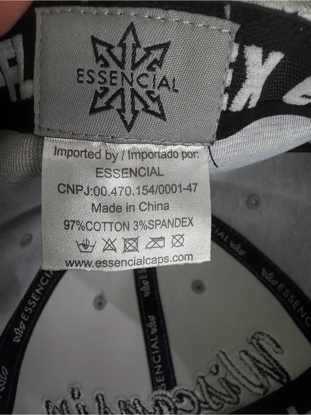 Wisconsin Dells Essential Men’s cap - Picture 4 of 6